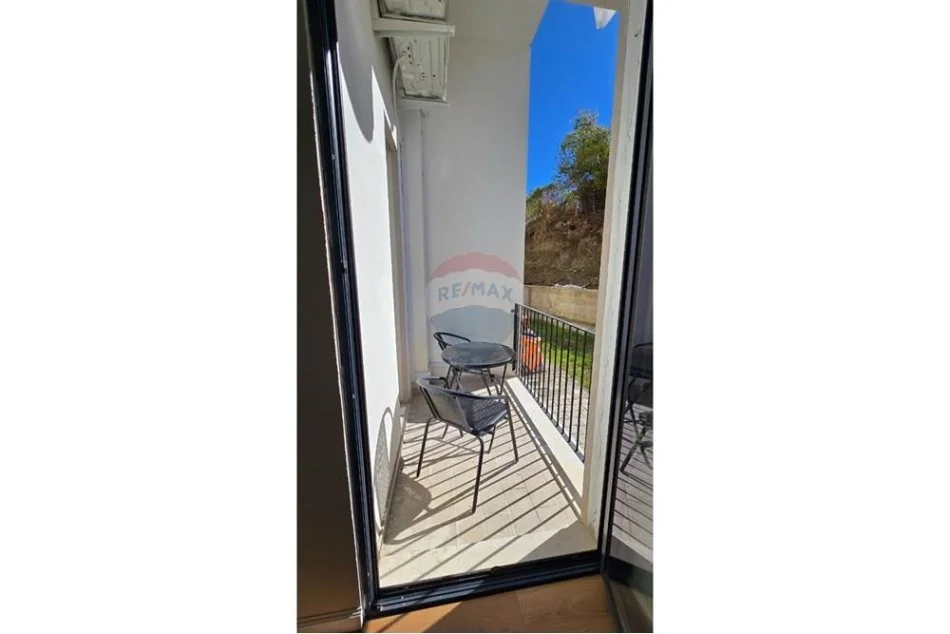 Tirane, jepet me qera apartament 1+1+Ballkon Kati 1, 70 m² 650 € (Liqeni i Thate)