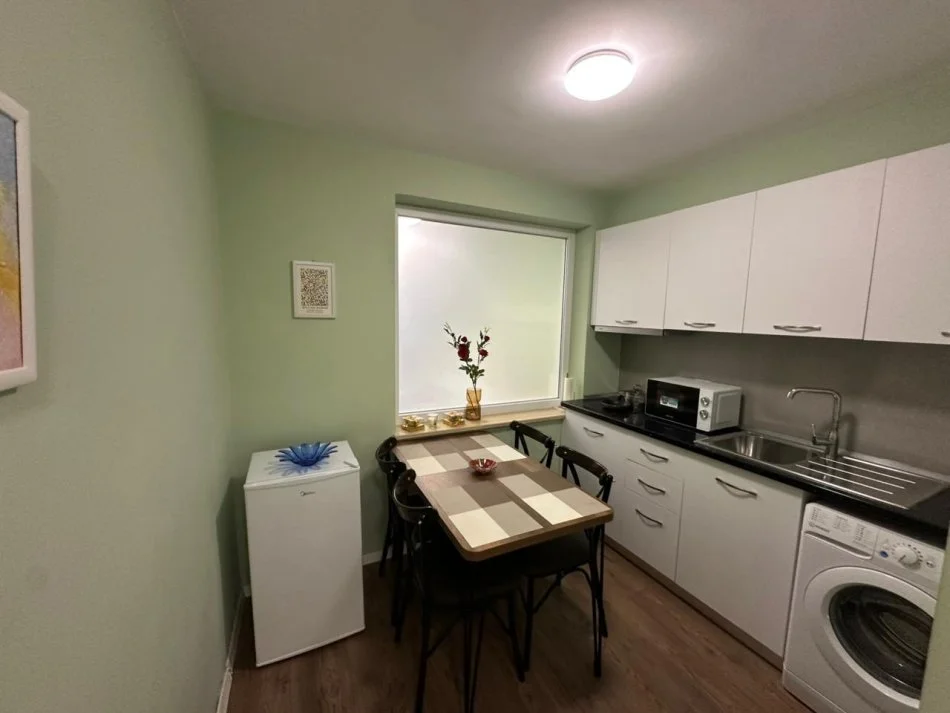 Tirane, jepet me qera apartament 2+1 Kati 3, 93 m² 850 € 