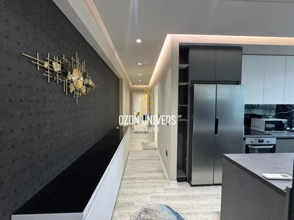 Tirane, shitet apartament 2+1+Ballkon Kati 3, 96 m² 255.000 € (Komuna e Parisit)