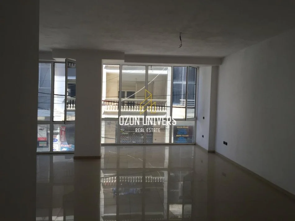 Durres, shitet ambjent biznesi Kati 1, 91 m² 168.470 € (Rruga Dogana, Porti i Durrësit)