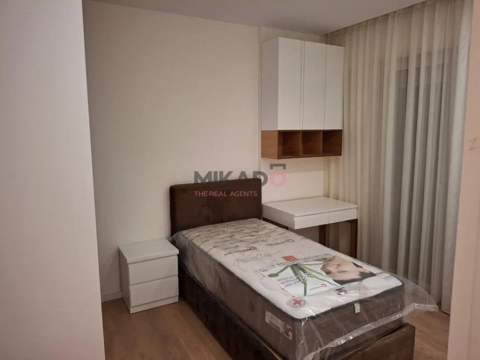 Tirane, jepet me qera apartament 3+1+Aneks+Ballkon Kati 2, 131 m² 1.100 € (Liqeni i Thate)