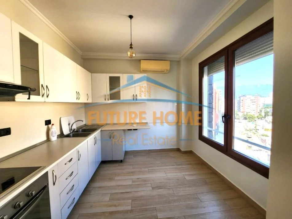 Tirane, jepet me qera apartament 3+1+Aneks+Ballkon Kati 7, 101 m² 880 € (Hilton Garden Inn Tirana, Bulevardi Gjergj Fishta.)