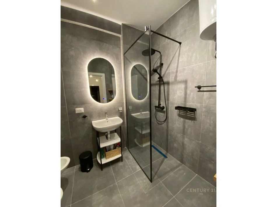 Tirane, shes apartament 2+1+Ballkon Kati 6, 97 m² 250.000 € (REZIDENCA ARLIS, FARMACIA 10)