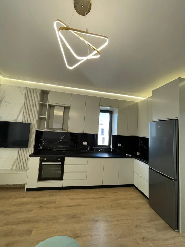 Tirane, shitet apartament 1+1+Ballkon Kati 11, 69 m² 155.000 € (Farmacia 10)