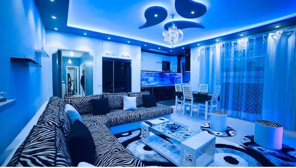 Tirane, shitet apartament 2+1+Ballkon Kati 8, 90 m² 135.000 € (YZBERISHT)