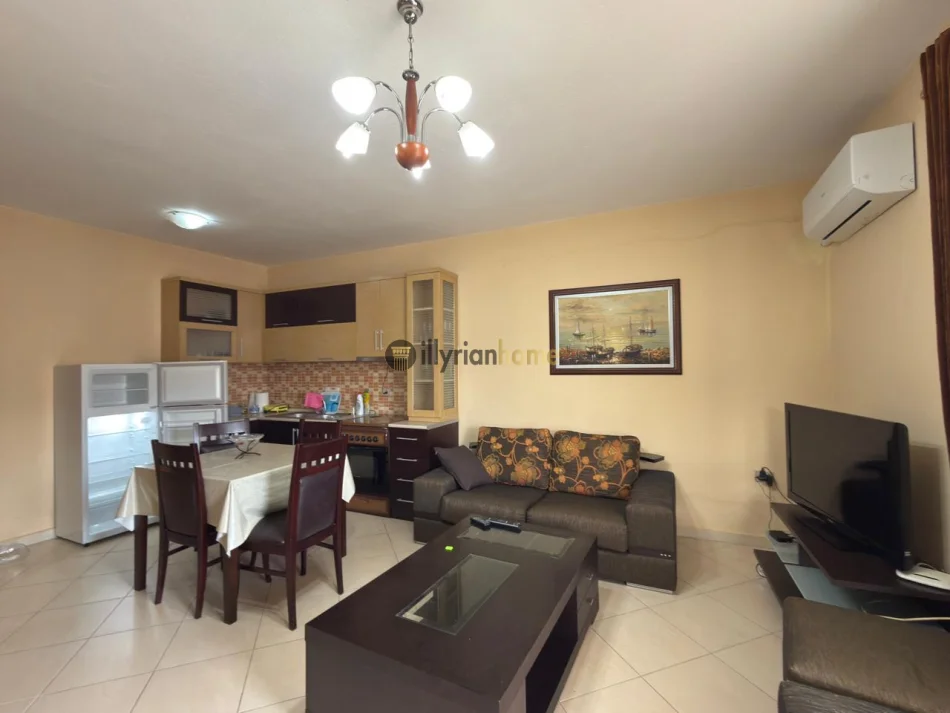 Pogradec, shitet apartament 2+1+Ballkon Kati 8, 86 m² 95.040 € (Pranë liqenit, Pogradec)