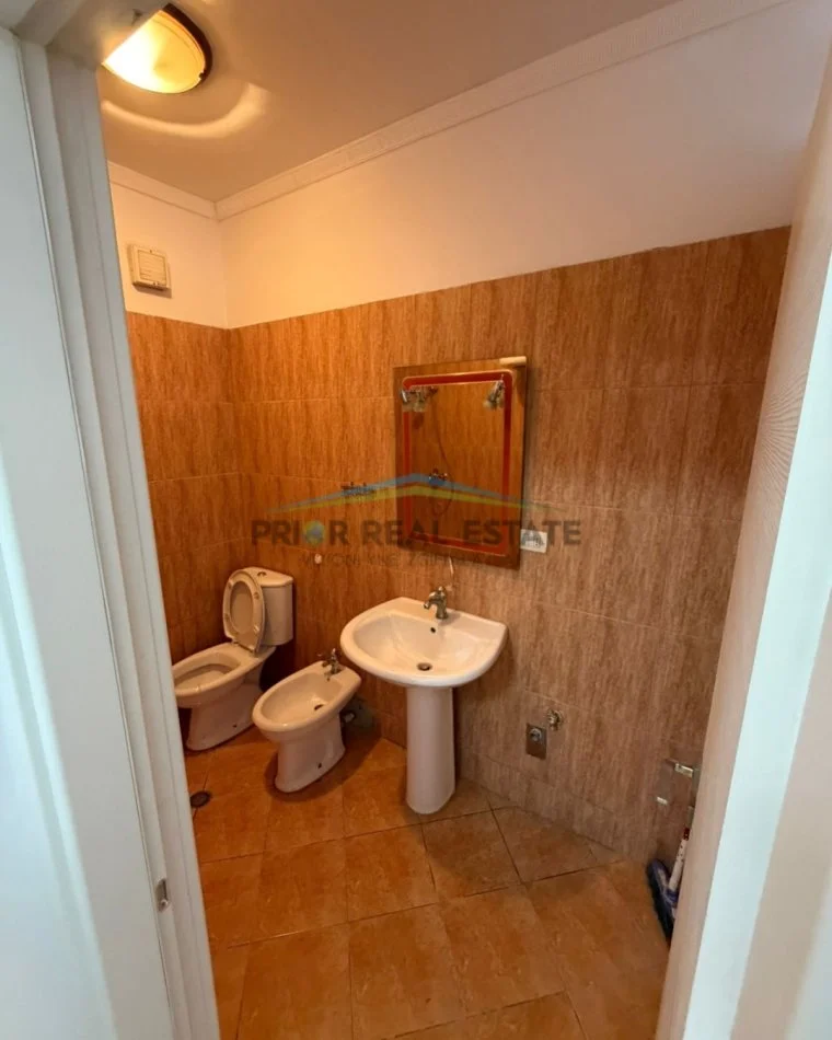 Tirane, shitet apartament 2+1 Kati 3, 75 m² 112.000 € Fresk(Rruga Muhamet Deliu)