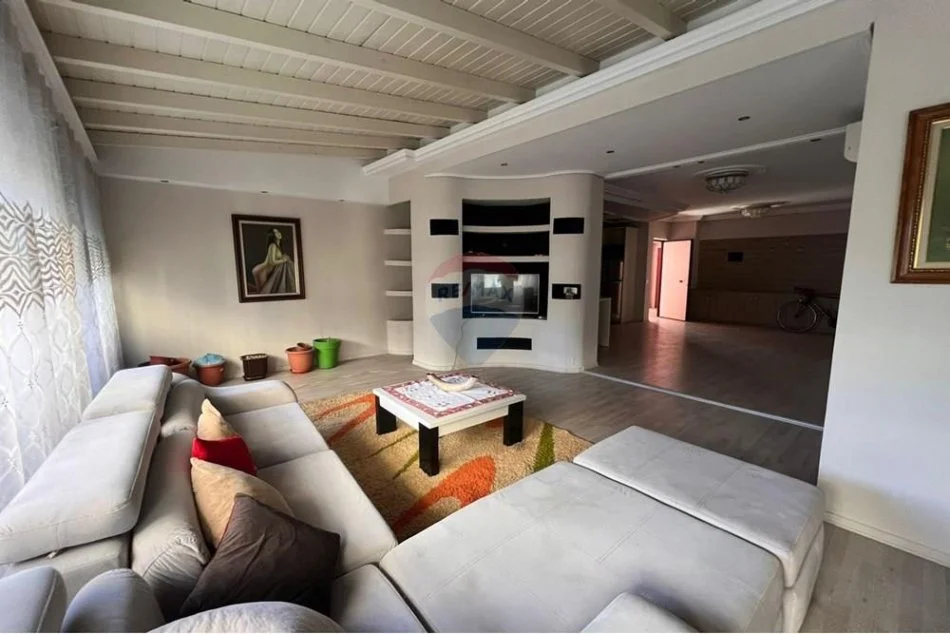 Tirane, shitet apartament 2+1 Kati 1, 105 m² 247.000 € (Rruga e Kavajes)