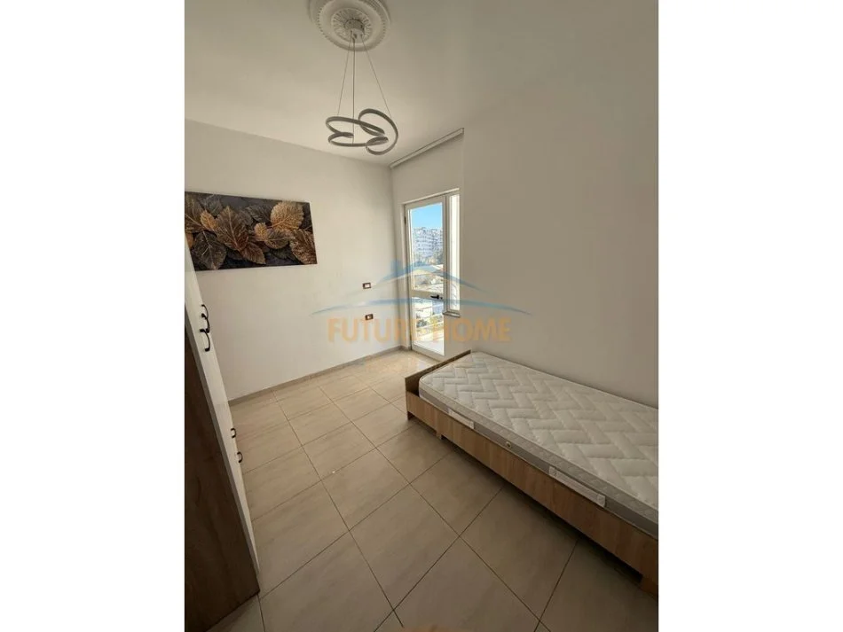 Tirane, jepet me qera apartament 2+1+Ballkon Kati 4, 85 m² 470 € (YZBERISHT)