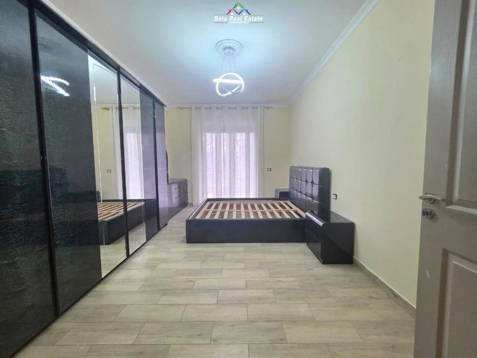 Tirane, jepet me qera apartament 1+1 Kati 1, 70 m² 550 € (Rruga e Dibres)