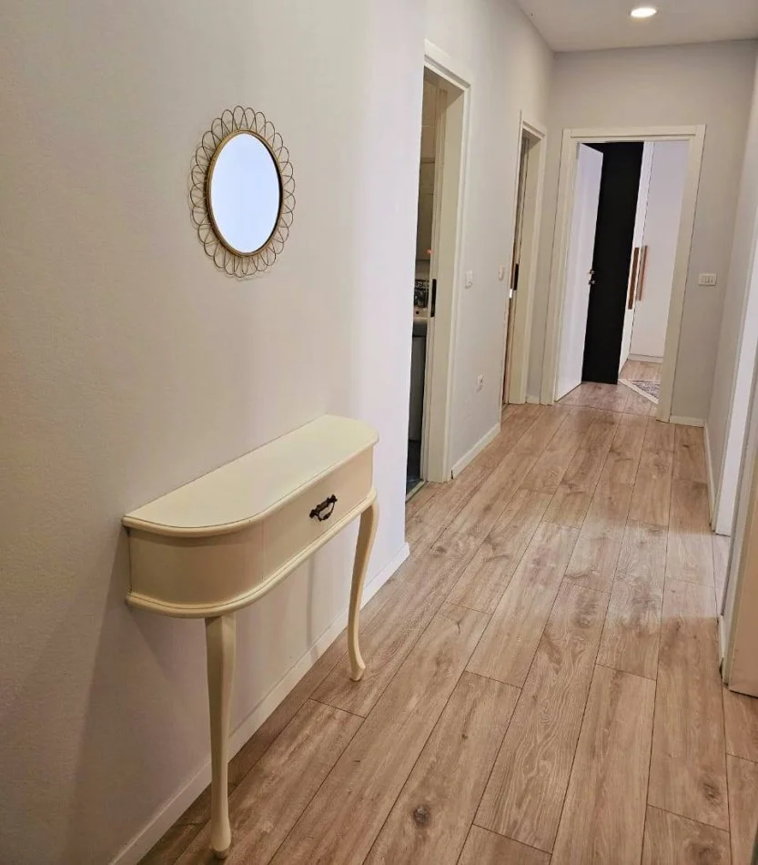 SHITET : APARTAMENT 2+1 + 1 GARAZH /zona: LIQENI THATE