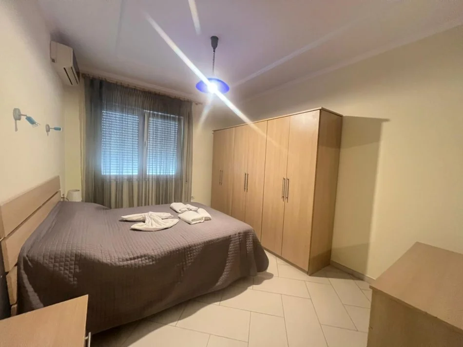 Tirane, jepet me qera apartament Kati 7, 75 m² 700 € (rruga e kavajes)