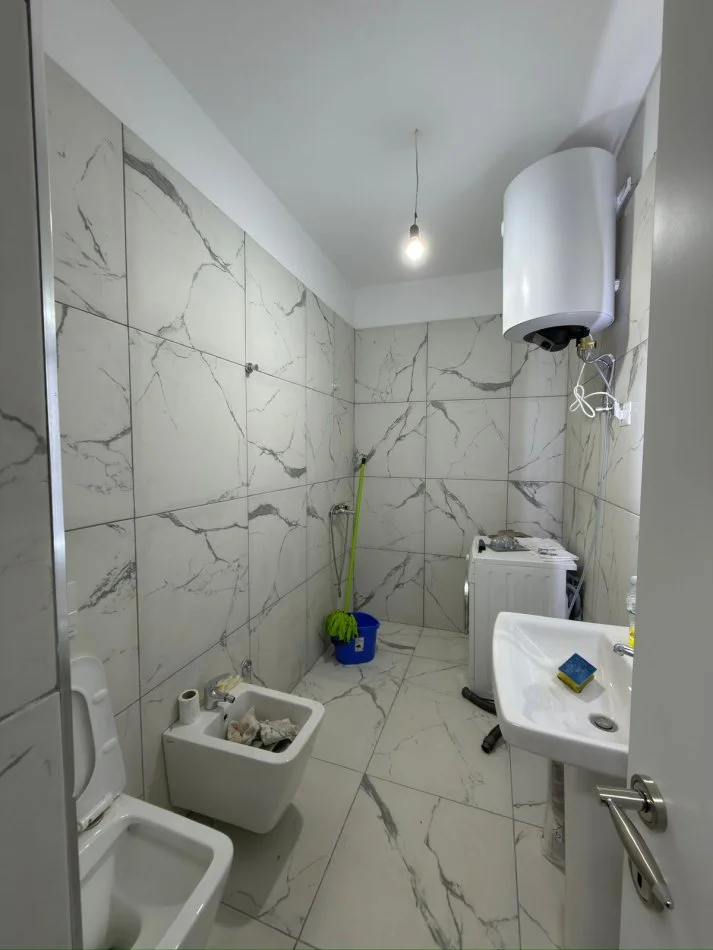 Tirane, shitet apartament 1+1 , 58 m² 81.600 € (Univers City)