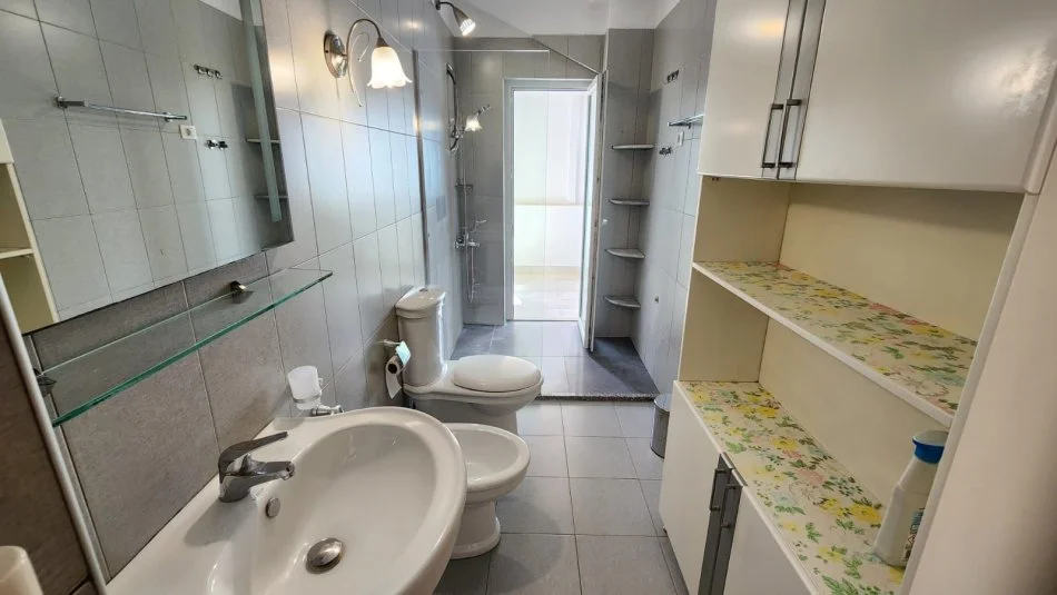 Tirane, shitet apartament+verande | Penthouse 3+1+Ballkon Kati 7, 360 m² 666.000 € (Liqeni Artificial i Tiranes)