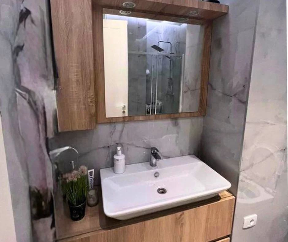 Tirane, shes apartament 1+1+Ballkon Kati 3, 76 m² 250.000 € (Kompleksi Delijorgji)