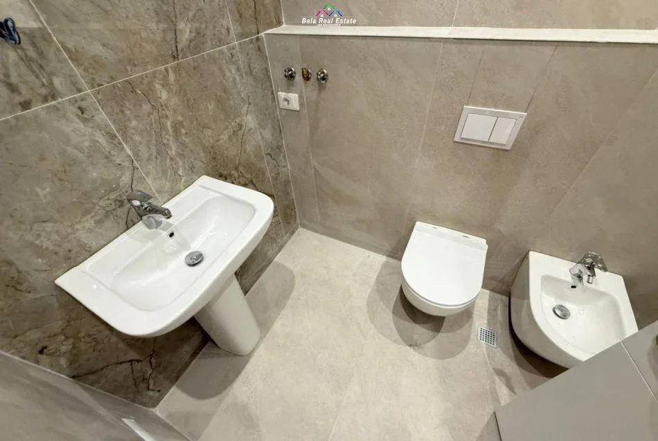 Tirane, jepet me qera apartament 2+1 Kati 6, 100 m² 900 € (Rrugga viktor eftimiu)