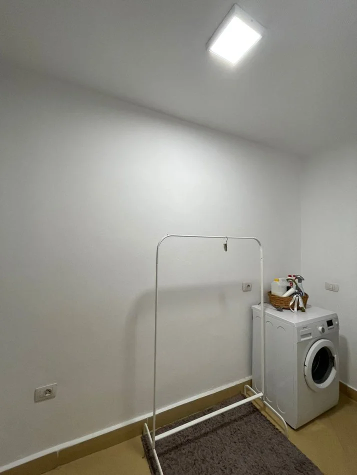 Tirane, jepet me qera apartament 2+1 Kati 4, 83 m² 780 € (Rruga Bardhok Biba)