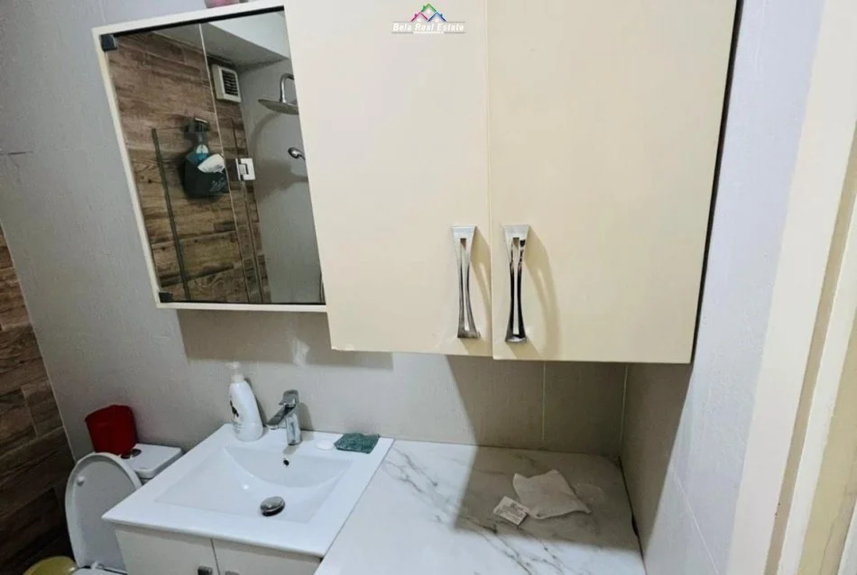 Tirane, jepet me qera apartament 3+1 Kati 1, 125 m² 680 € (rruga Eshref Frasheri)