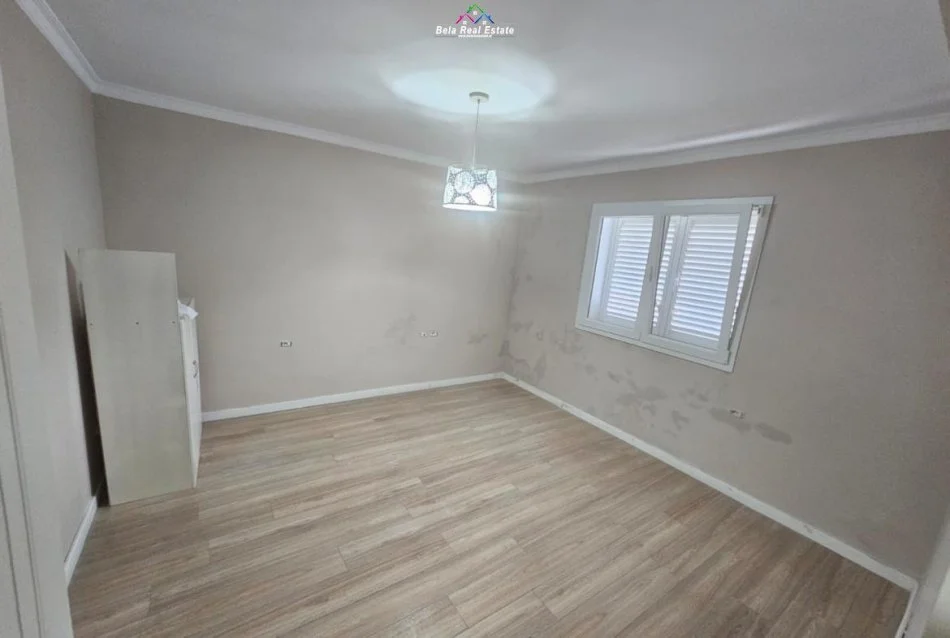 Tirane, jepet me qera Vile 3 Katshe , 400 m² 2.500 € (Rruga Isuf Elezi)