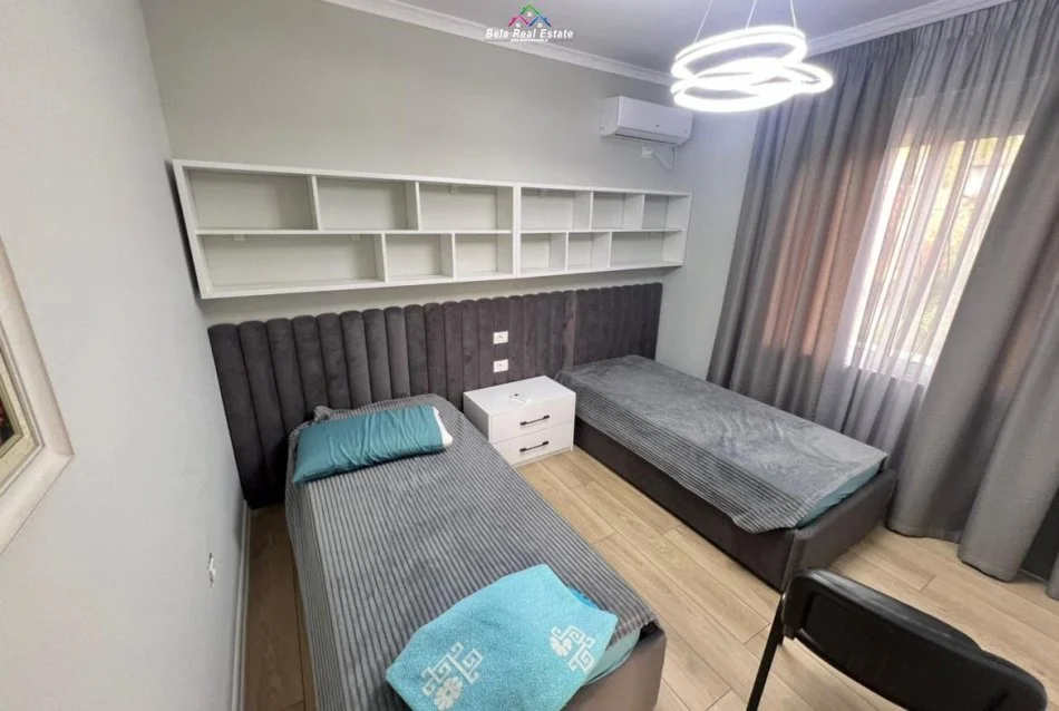 Tirane, jepet me qera apartament 3+1 Kati 3, 100 m² 1.200 € (Bulevardi Bajram Curri)