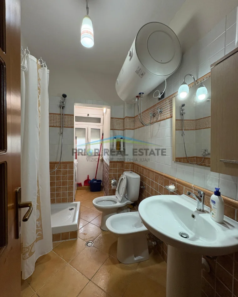 Tirane, jepet me qera apartament 1+1 Kati 2, 71 m² 50.000 ALL (Laprake)