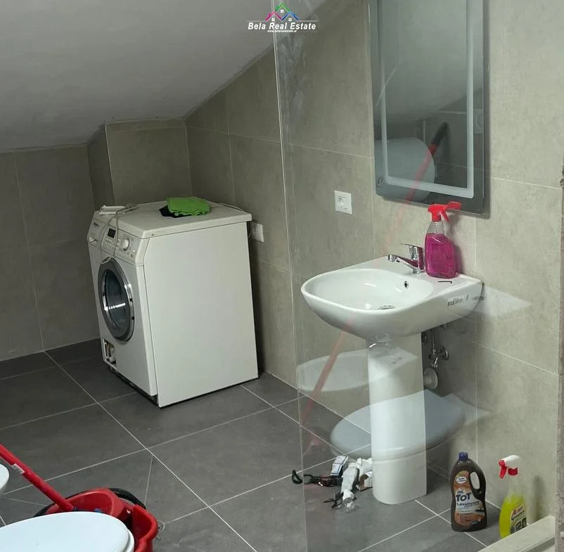 Tirane, shitet apartament 2+1+Ballkon Kati 7, 142 m² 186.550 € (Rruga Shefqet Kuka)