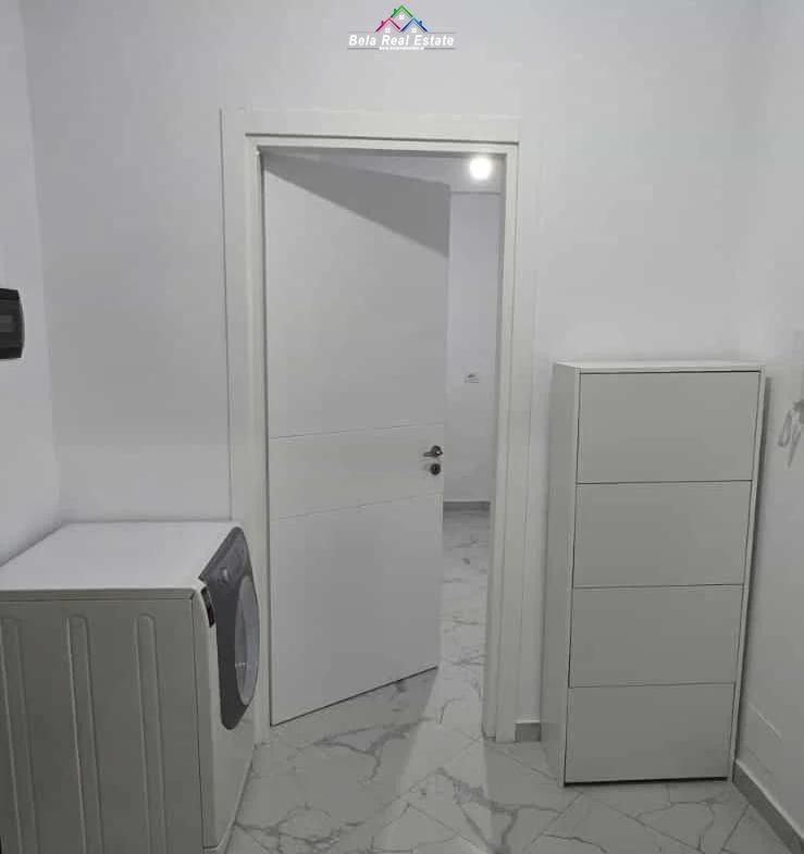 Tirane, jepet me qera apartament 1+1 Kati 7, 74 m² 470 € (Rruga Sokrat Miho)