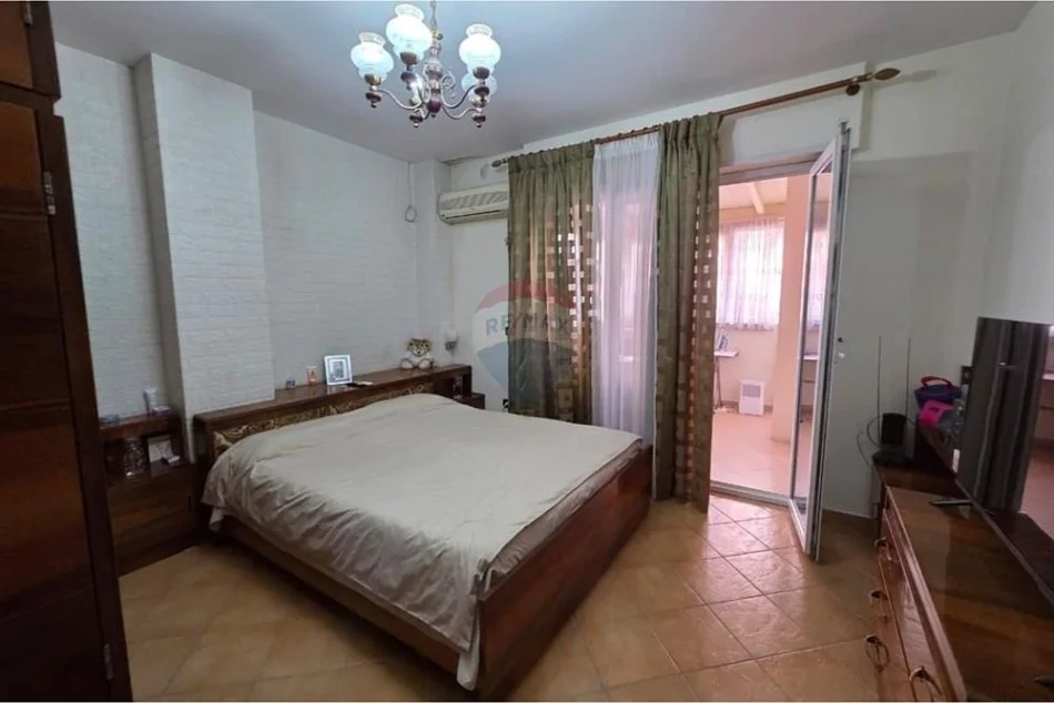 Tirane, shitet apartament 1+1+Ballkon Kati 2, 85 m² 175.000 € (Kika 1)