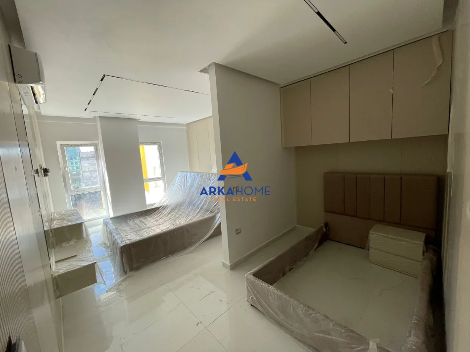 Tirane, jepet me qera apartament 1+1+Ballkon Kati 6, 70 m² 1.000 € 