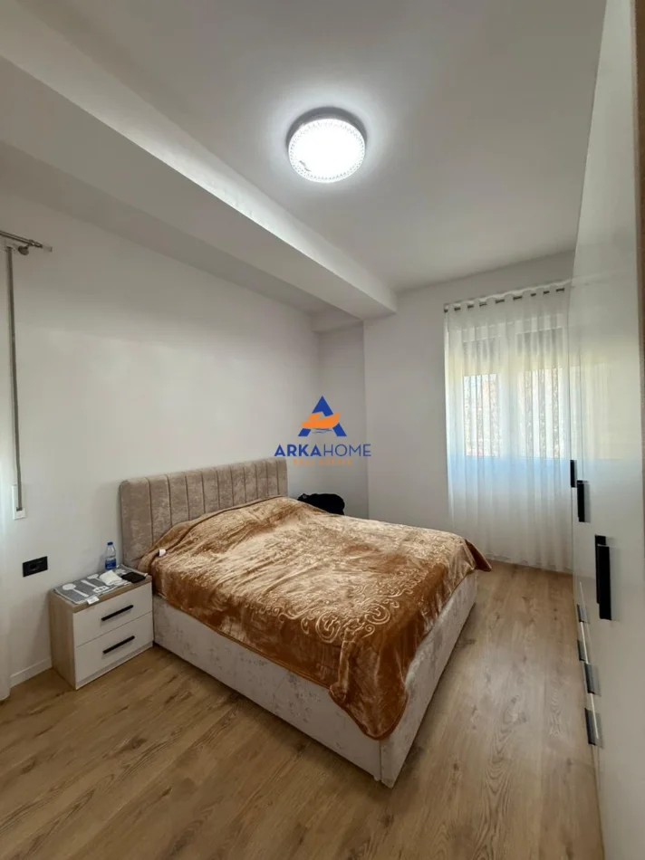 Tirane, jepet me qera apartament 2+1+Ballkon Kati 2, 90 m² 500 € 