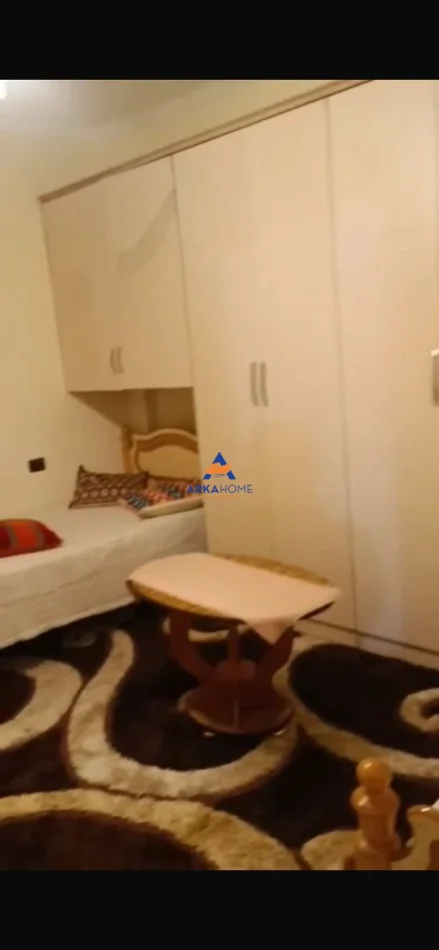 Tirane, jepet me qera apartament 2+1+Ballkon Kati 4, 120 m² 468 € 