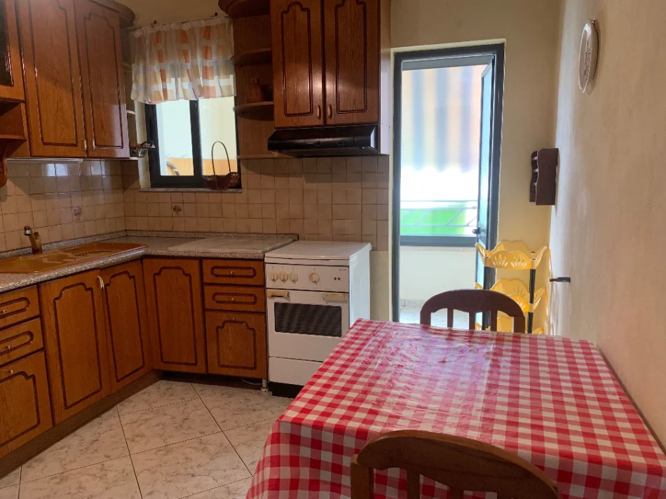 Tirane, jepet me qera Vile 2+1 Kati 2, 150 m² 520 € (Rruga Filip Shiroka)