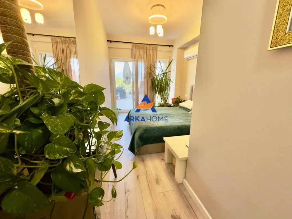 Tirane, shitet apartament 3+1+Ballkon Kati 3, 240 m² 335.000 € 