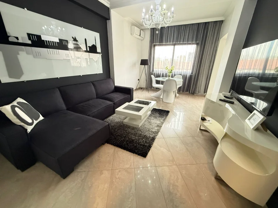 Tirane, jepet me qera apartament 2+1 Kati 8, 96 m² 950 € (Rruga Vaso Pasha)
