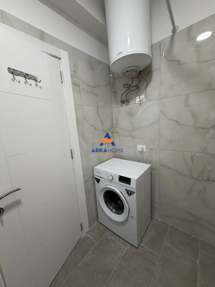 Tirane, jepet me qera apartament 1+1 Kati 2, 40 m² 420 € 