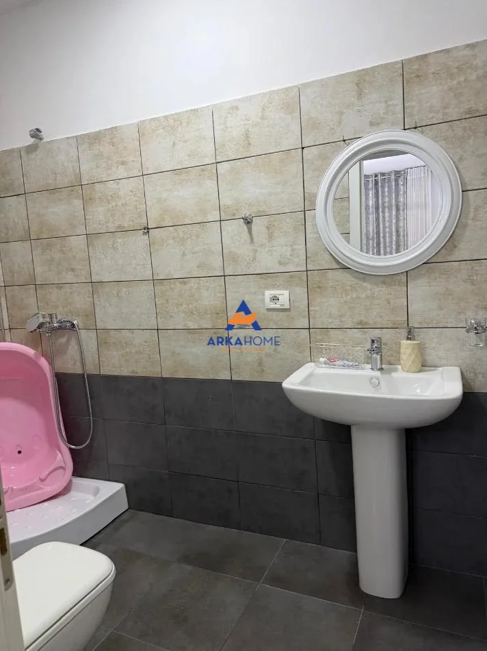 Tirane, jepet me qera apartament 2+1+Ballkon Kati 3, 500 m² 500 € 