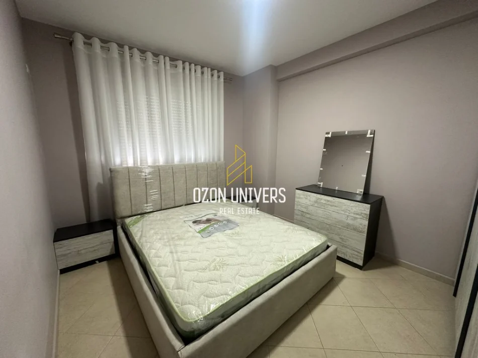 Tirane, jepet me qera apartament 3+1+Ballkon Kati 2, 145 m² 1.000 € (5 Maji)