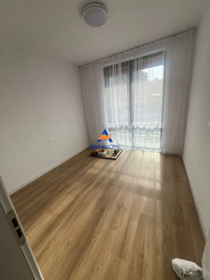 Tirane, jepet me qera apartament 2+1+Ballkon Kati 1, 110 m² 700 € 