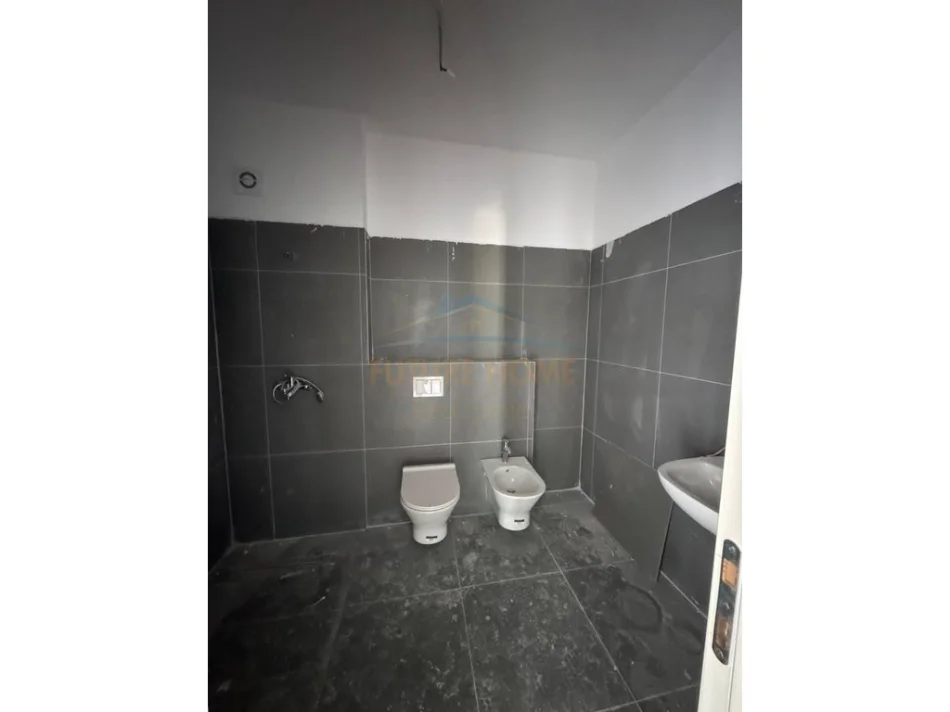 Tirane, shitet apartament 2+1 Kati 8, 101 m² 246.000 € (Sadik Petrela)