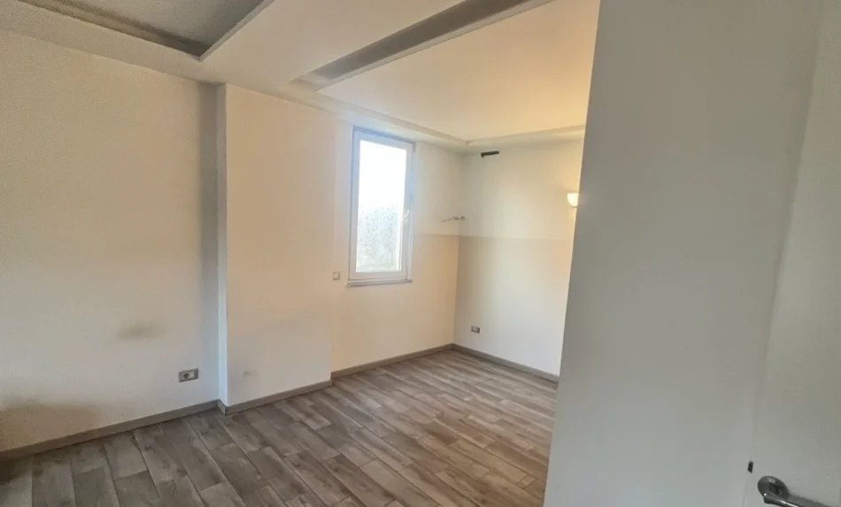 Tirane, shitet apartament 2+1 , 118 m² 165.200 € 