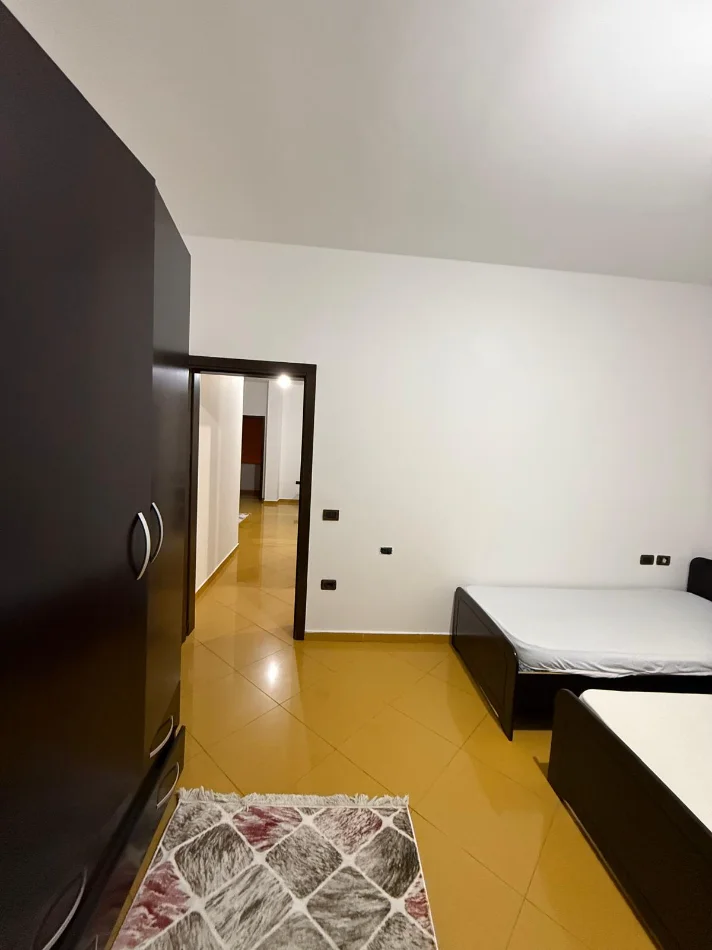 Tirane, jepet me qera apartament 1+1 Kati 3, 70 m² 430 € (21 Dhjetori (ixhinieria e ndertimit))