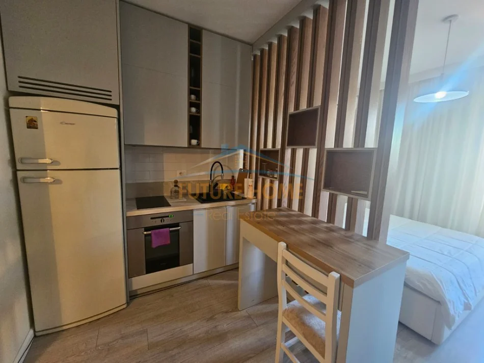Tirane, jepet me qera apartament Kati 8, 50 m² 500 € (Sheshi Willson)