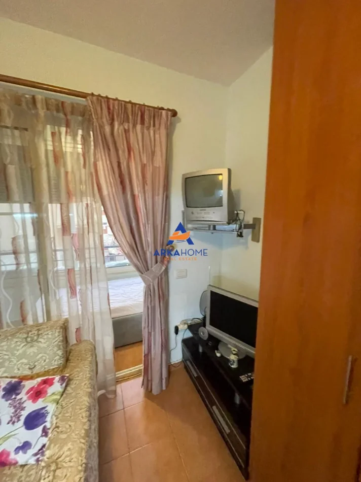 Tirane, jepet me qera apartament 1+1 Kati 2, 30 m² 313 € 