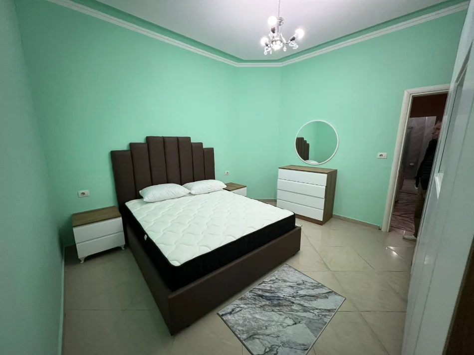 Tirane, jepet me qera apartament 1+1 Kati 2, 70 m² 720 € (Selvia)