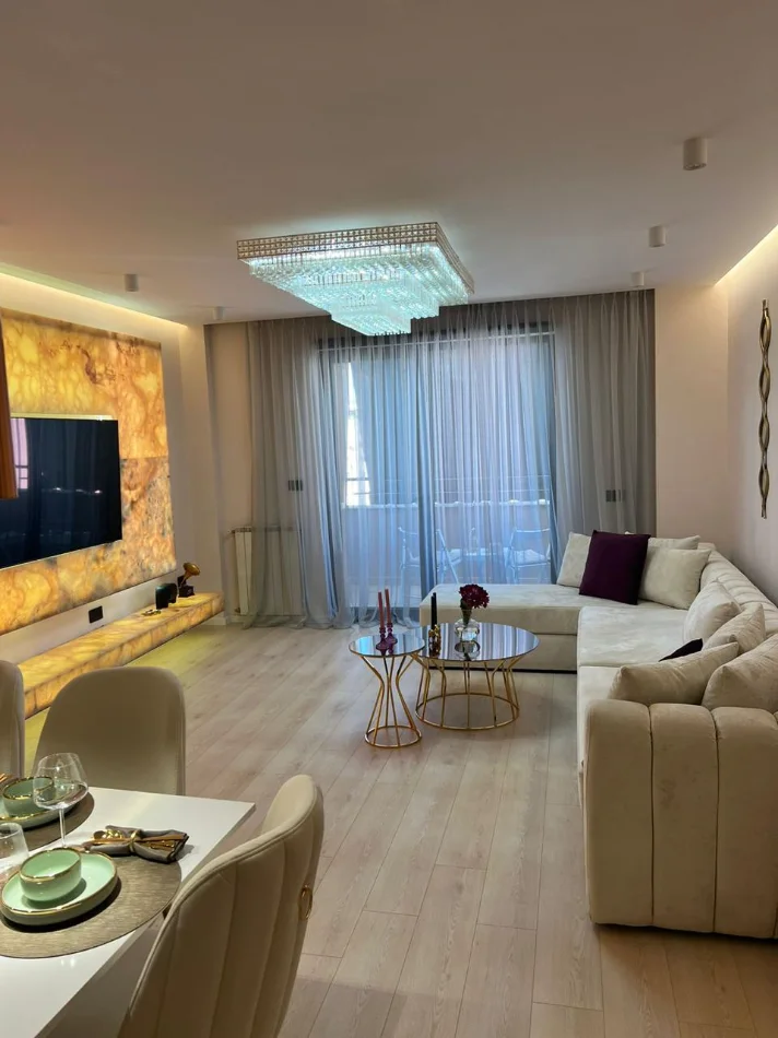 Tirane, shitet apartament 2+1+Ballkon Kati 9, 115 m² 455.000 € (bllok)