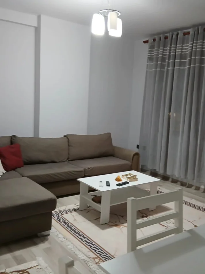 Tirane, jepet me qera apartament , 110 m² 700 € (MBRAPA 15 KT)