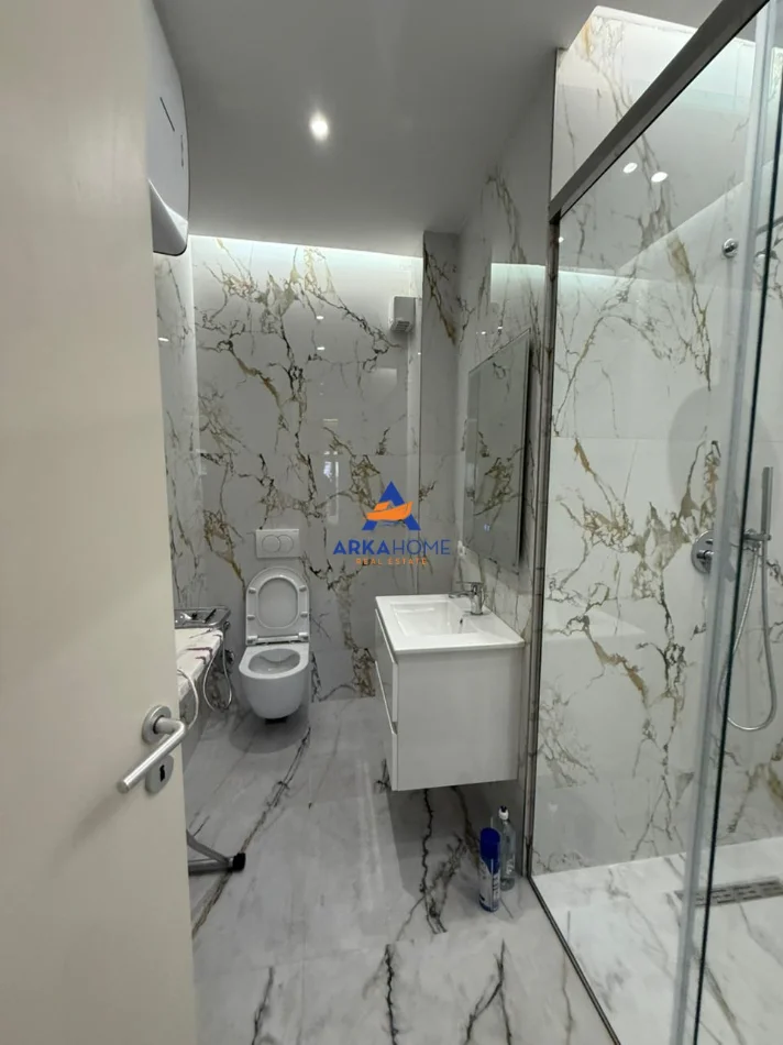 Tirane, shitet apartament 2+1+Ballkon Kati 3, 117 m² 370.000 € 