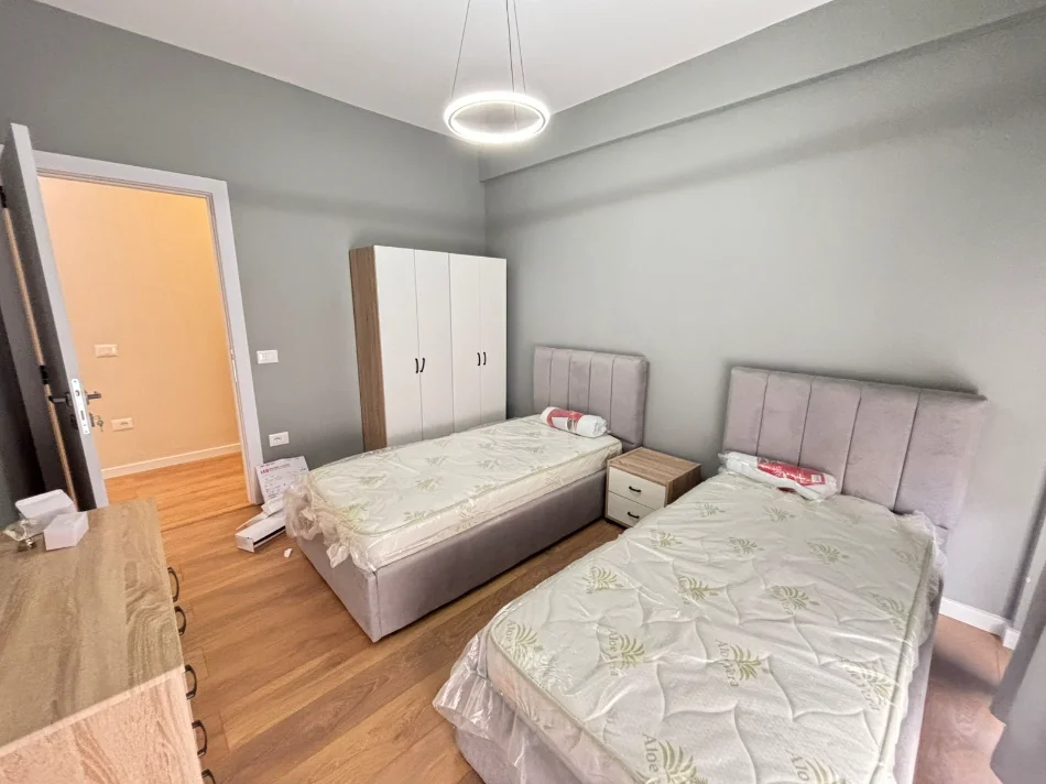 Tirane, jepet me qera apartament 2+1+Ballkon Kati 3, 120 m² 1.200 € (Kopshti Botanik, prane Xhamise)