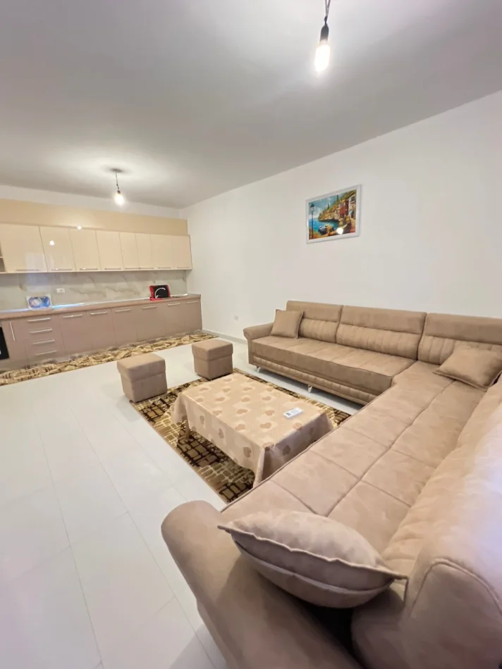 Tirane, jepet me qera apartament 1+1+Ballkon Kati 2, 83 m² 350 € 