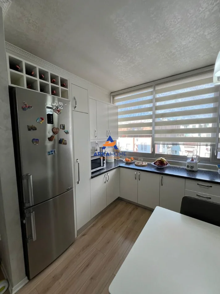 Tirane, shitet apartament 3+1+Ballkon Kati 6, 118 m² 210.000 € 